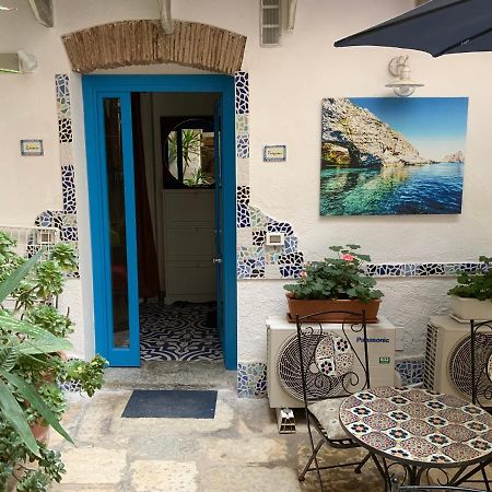 Готель Cortile Azzurro Трапані Екстер'єр фото