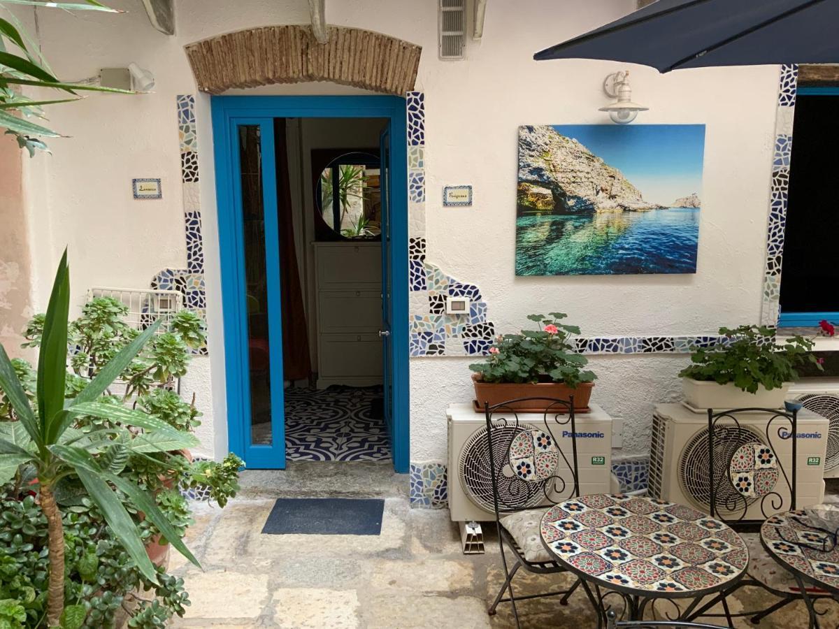 Готель Cortile Azzurro Трапані Екстер'єр фото
