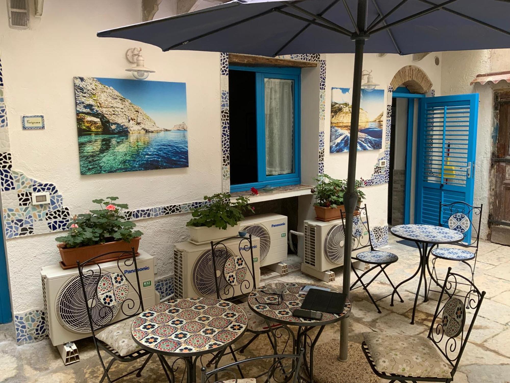 Готель Cortile Azzurro Трапані Екстер'єр фото